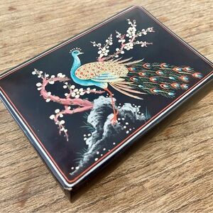 Gorgeous vintage Japanese lacquer jewelry box, trinklet box.